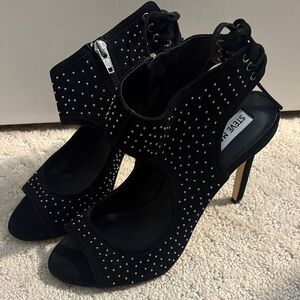 Steve Madden Black Studded Heels